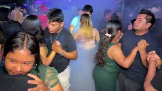 UNA BACHATA ROMANTICA  BAILANDO BACHATA SONIDO EL MIXTEKITO [upl. by Nyrtak]