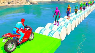 الرجل العنكبوت على دراجة نارية ضد العناكب Spiderman on motocycle against the multicolored spiders [upl. by Atineg819]