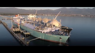 How does a FSRU Floating Storage Regasification Unit work [upl. by Fowler]