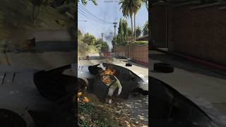 Coche vs Granada en Todos los GTA 🚗💣 [upl. by Tiedeman]