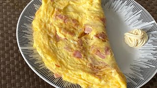 Omelette au jambon et fromage [upl. by Wellington]