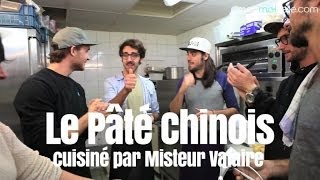 Misteur Valaire cuisine un pâté chinois [upl. by Doxia61]