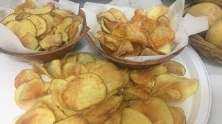 Cómo Hacer Patatas Chips Fritas y al Horno [upl. by Aerdnna474]