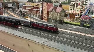 MODELLEISENBAHN MÄRKLIN DIGITAL ANLAGE H0 ROCO V 200 MIT SILBERLINGE [upl. by Eillib]