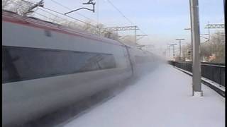 Trains at Wolverton DEEP SNOW 191210 [upl. by Dione]