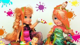 Elsa and Anna Toddlers Funny Twins Lunch Time  Stories with Toys and Dolls [upl. by Albarran]