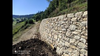 Trockenmauer bauen aus Natursteinen Anleitung von Beginn bis Vollendung [upl. by Temirf234]