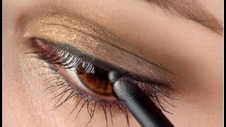 How to Apply Eyeliner  Eyeliner Tutorial For Beginners [upl. by Nodyroc367]