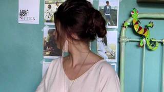 Tutoriel Coiffure n°7   Chignon décoiffé pour les fêtes [upl. by Cote852]