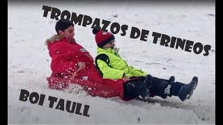 Trompazos de trineos en la nieve [upl. by Atikim]