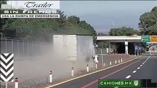 ¡Trailer sin frenos usa la rampa de frenado en Camiones Mx [upl. by Jandy699]