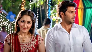 Sayyeshaa Ne Shaadi Mein Sabhi Ke Samne Cheda Arya Ko [upl. by Sorenson]