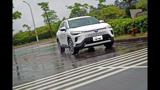 買車、選車不想傷腦筋？那就買Toyota Corolla Cross嘍！ [upl. by Llecrup]