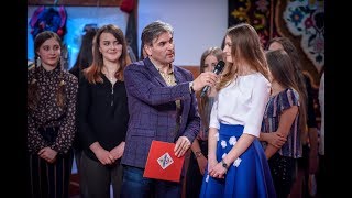 Poezia lui Eminescu probă de foc pentru fetele din cele două echipe [upl. by Lenee]