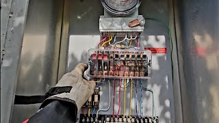 Changing a quotSmart meterquot  3 phase [upl. by Pickett]