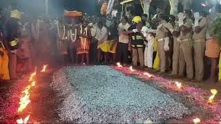 அம்மா தாயே என்று தீமிதித்து ஓடும் சாமியார்கள்  Bannari Amman Kovil kundam thee mithi paravasam [upl. by Elamaj]