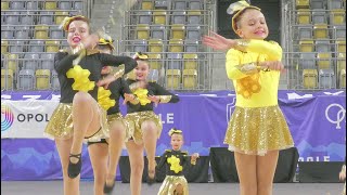 Majorettes FANABERIA  Kłomnice  Mażoretki  stage baton cadet  Opole [upl. by Betteann]