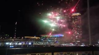 Fireworks Sydney Pyrmont Bridge Darling Harbour [upl. by Miuqaoj]