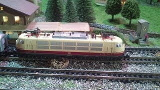 Modelllok Fleischmann 7375 E Lokomotive DB 103 142 6 Spur N [upl. by Atinreb]