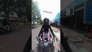 Kalian di lampu merah ngapain 🤣 silvadmy ladybikers r25 [upl. by Bianca707]