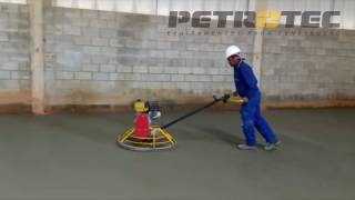 Alisadora de Concreto Petrotec fazendo Flotação  Engeseg [upl. by Sutelc691]