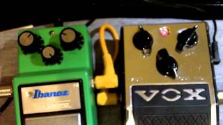 Ibanez Tube Screamer vs Vox ValveTone TS9 vs V810 [upl. by Coffee]