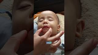 Pijat oromotor mengoceh saat bayi tidur tipsparenting pijatbayi [upl. by Eitsirhc704]