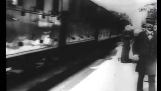 Larrivée dun train à la Ciotat film tourné par les frères Lumière en 1895 [upl. by Ellevel]