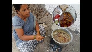 झणझणीत तोंडाला पाणी सोडणारा गावरान चिकन रस्सा gavran chicken rassa Kolhapuri Style Chicken Curry [upl. by Bicknell507]