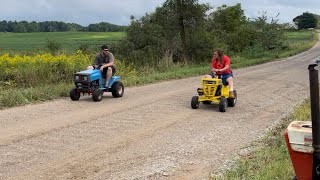 Yardman 32168 quotYellow Mowerquot vs Dynamark quotracing mowerquot Lawnmower Race [upl. by Berneta]