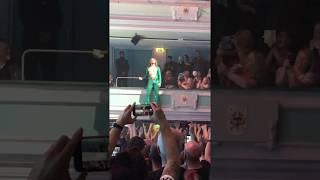 The Darkness  Justin Hawkins Balcony Dive  Victoria Hall Stoke 01122017 [upl. by Teteak209]