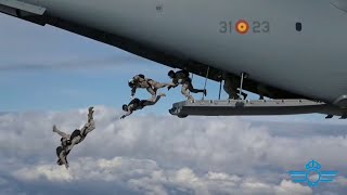 Un millón y medio de saltos en el aniversario del primer salto paracaidista del Ejército del Aire [upl. by Renaldo]