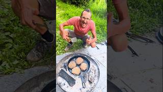 Burgers dorties au feu de bois🔥🌿🍔😋 burger plantessauvagescomestibles cuisineaufeudeboisortie [upl. by Serg]