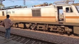 अपनी रफ्तार से निकली Bilaspur Rajdhani Express With WAP 7 And Agra Cantt Express With WAP 5 [upl. by Eugnimod]