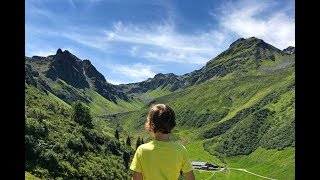 Wandelen met kinderen naar Alpe Nova in Montafon Oostenrijk [upl. by Dlaregztif]