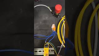 Understanding pilz safety relay how they work and how to wire them up using a estop [upl. by Ecyob]