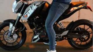 KTM Duke 125 Walk Around  Standard Exhaust Sound 12082012  REALMRTomsky [upl. by Ayala112]