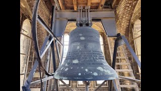 Roermond OLV Munsterkerk luiden van grote klok ZuidelijkeRechter toren [upl. by Arayk]