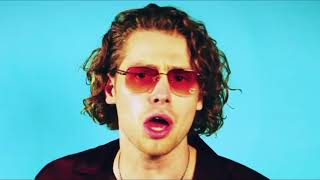 luke hemmings being a dork for 3 and a half minutes straight [upl. by Drhcir]