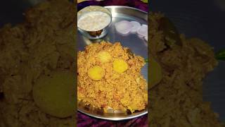 Jhat pat banaya ghar pe dum aloo biryani raita or salad 😋😋😋👌dum aloo biryani youtubeshots [upl. by Toland295]