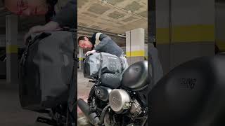 SWMOTECH Drybag 350 sobre la Hyosung Bobber GV125S caballeromotorista [upl. by Codel]