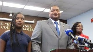 Atlantic City mayor wifeindicted for allegedlybeating and abusing theirteenage daughter [upl. by Anyrtak]