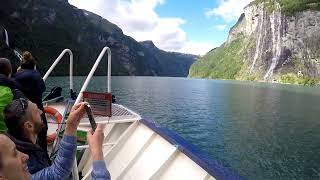 Geierangerfjord und Seven Sisters Wasserfall vom Schiff  Norwegen [upl. by Yul339]