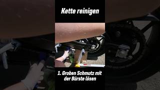 Motorradkette reinigen 🏍🧼 shorts cbr650r cbr bikelife motorcycle motovlog honda hondacbr [upl. by Tamsky]