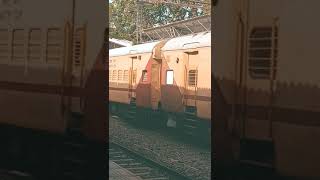 12192 Shridham superfast express।train railway RailwayWithYashwant [upl. by Aihsile]