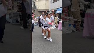 【美踊（みどり）連・高円寺フェス】 子供踊り・ウチワの鋭い返しとしっかりとした足運びが高円寺に輝く！ 高円寺フェス 阿波おどり 高円寺 awaodori 祭り [upl. by Ttekcirc695]