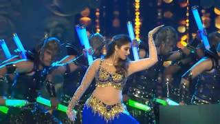 ileana dcruz Raske Qamar Song live dance performance ileana dcruz latest dance Bollywood song [upl. by Esimehc552]