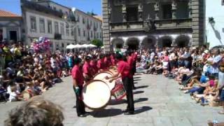 Bombos na Praça da republica em Viana Do CasteloSra da Agonia 2010 [upl. by Aiciruam]