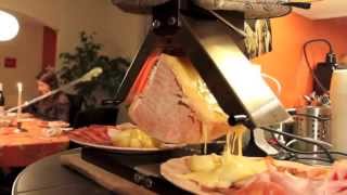 Raclette traditionnelle [upl. by Anivlek]