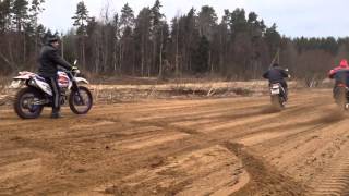 Yamaha TTR 250 vs Honda XR 250 [upl. by Kerrison822]